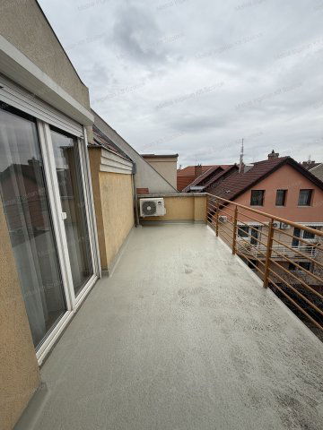 Eladó téglalakás, Szolnokon 69.8 M Ft, 3 szobás
