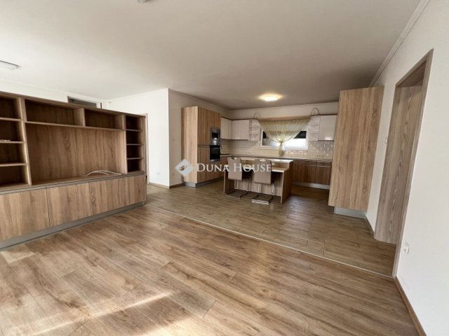 Eladó sorház, Veszprémben 136 M Ft, 4 szobás