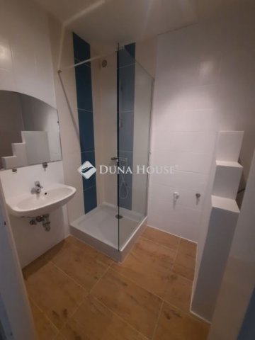 Eladó ikerház, Biatorbágyon 129 M Ft, 5 szobás