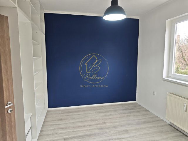 Eladó téglalakás, Pécsett 53.5 M Ft, 2 szobás