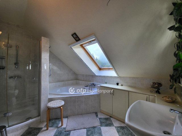 Eladó családi ház, Budakeszin 335 M Ft, 5 szobás