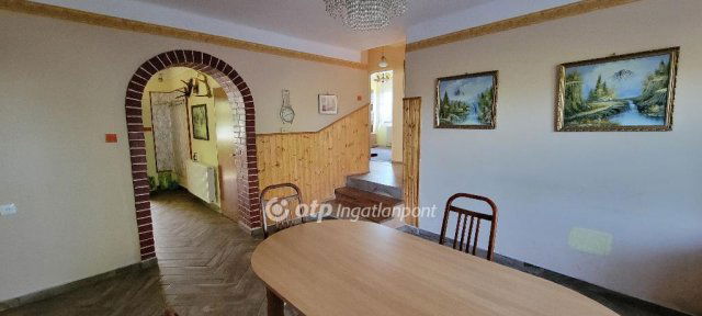 Eladó családi ház, Győrött 73.9 M Ft, 4 szobás
