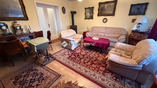 Eladó családi ház, Szombathelyen 69.99 M Ft, 5 szobás