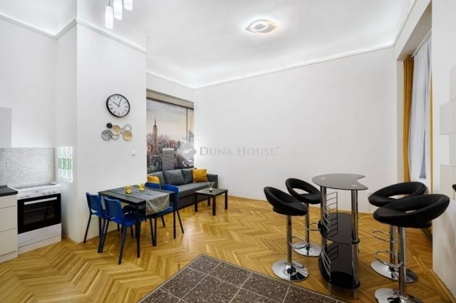 Eladó téglalakás, Budapesten, V. kerületben 75 M Ft, 2 szobás
