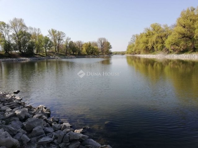 Eladó nyaraló, Tasson 28.9 M Ft, 1 szobás / költözzbe.hu