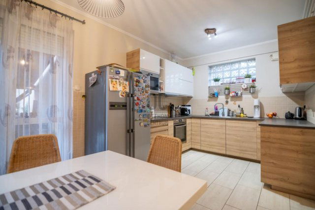 Eladó ikerház, Budapesten, XVIII. kerületben 125 M Ft, 4 szobás