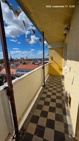 Eladó téglalakás, Szolnokon 34 M Ft, 3 szobás