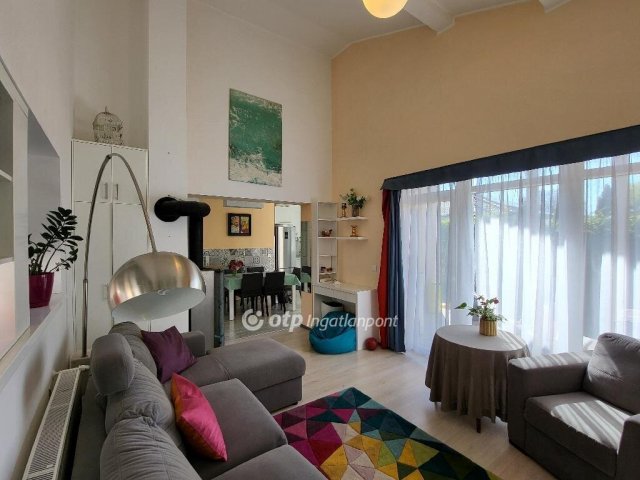 Eladó családi ház, Siófokon 135 M Ft, 5 szobás