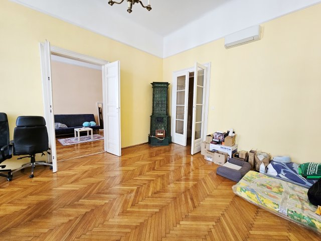 Eladó téglalakás, Budapesten, V. kerületben 236.8 M Ft, 2 szobás