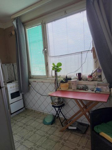 Eladó panellakás, Oroszlányban 26.5 M Ft, 2 szobás