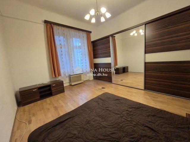 Eladó téglalakás, Budapesten, VII. kerületben 84.9 M Ft