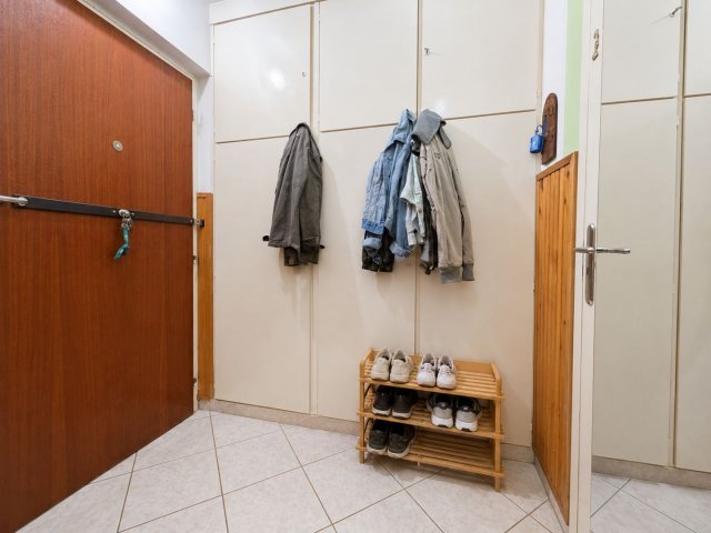 Eladó panellakás, Debrecenben 79.9 M Ft, 3 szobás