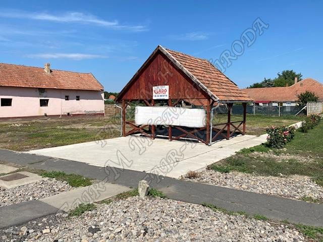 Eladó telek, Pitvaroson 2.5 M Ft / költözzbe.hu