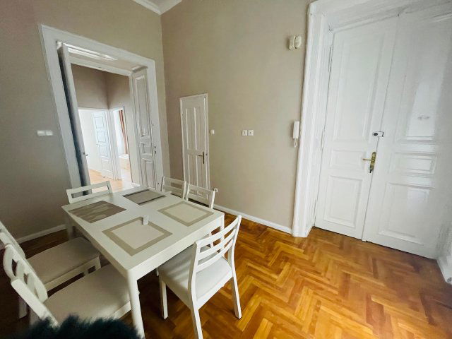 Kiadó téglalakás, albérlet, Budapesten, VI. kerületben