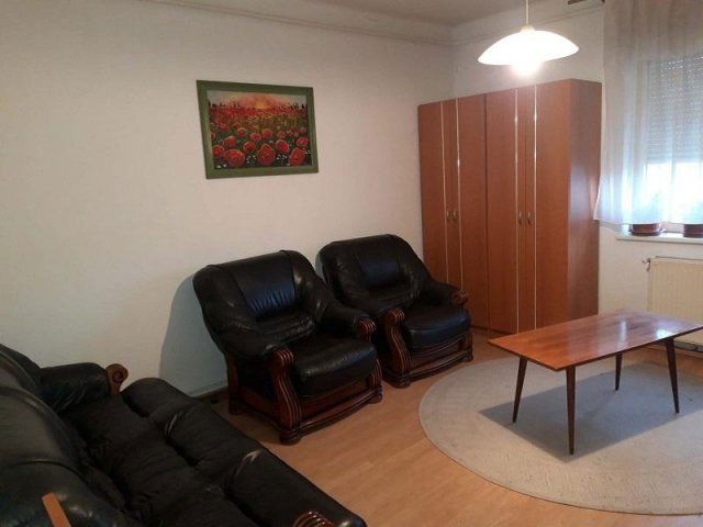 Eladó családi ház, Székesfehérvárott 53.6 M Ft, 3 szobás