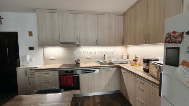 Eladó téglalakás, Mosonmagyaróváron 79 M Ft, 4 szobás