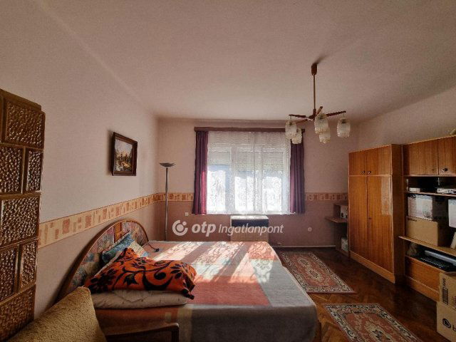 Eladó családi ház, Kenyerin 25.1 M Ft, 2+1 szobás