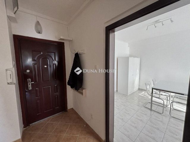 Eladó panellakás, Budapesten, III. kerületben 69.9 M Ft