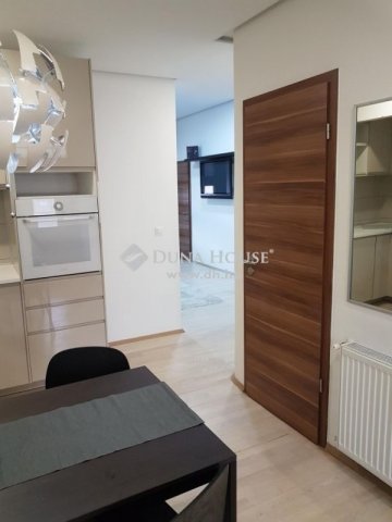 Eladó téglalakás, Budapesten, VIII. kerületben 75 M Ft, 3 szobás