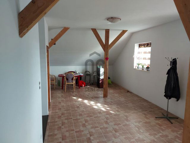 Kiadó családi ház, albérlet, Gödön 900 E Ft / hó, 7 szobás