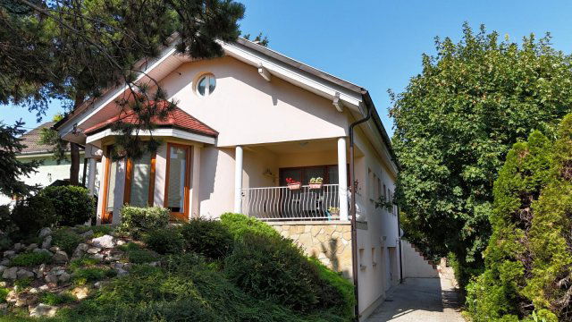 Eladó családi ház, Diósdon 169.9 M Ft, 5 szobás