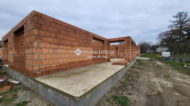 Eladó ikerház, Érden 119.9 M Ft, 4 szobás / költözzbe.hu