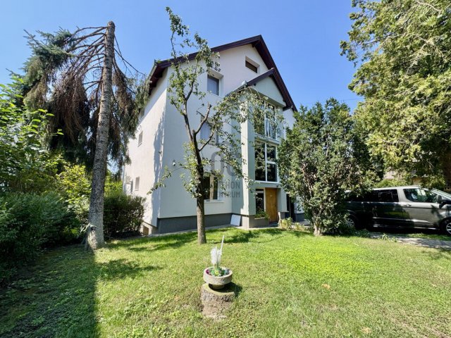 Eladó családi ház, Budapesten, X. kerületben 340 M Ft, 7 szobás
