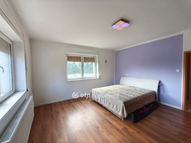 Eladó családi ház, Dunaharasztin 90 M Ft, 3 szobás