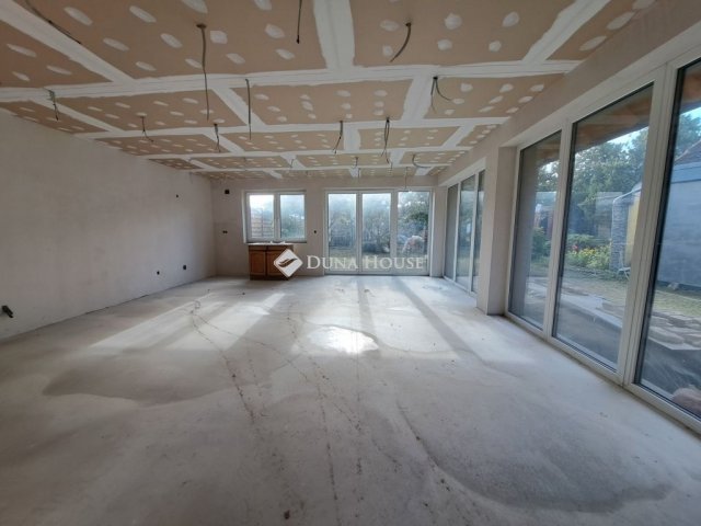 Eladó családi ház, Baján 79.9 M Ft, 3 szobás