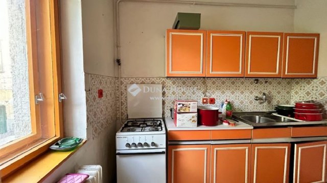 Eladó családi ház, Szombathelyen 64.99 M Ft, 6+1 szobás