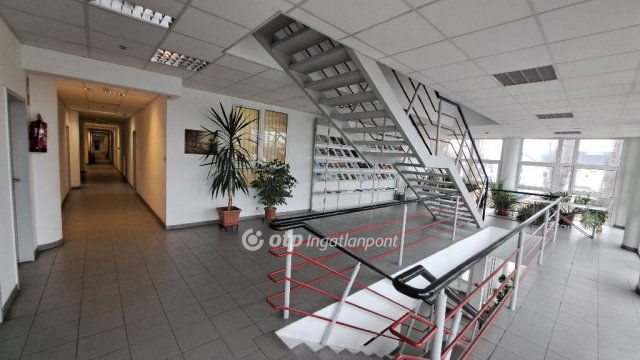 Kiadó iroda, Budapesten, III. kerületben 270 E Ft / hó