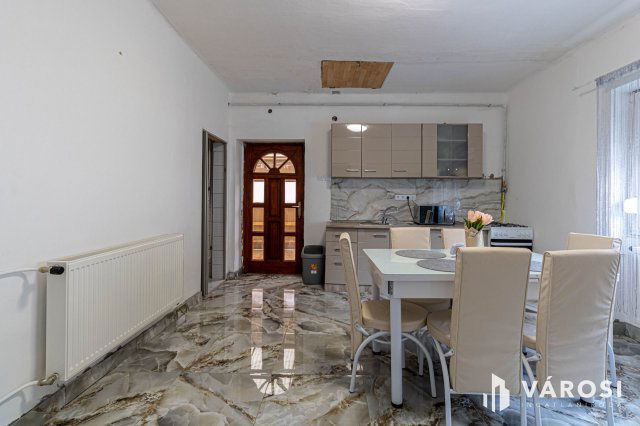 Eladó családi ház, Békésen 19.9 M Ft, 1 szobás