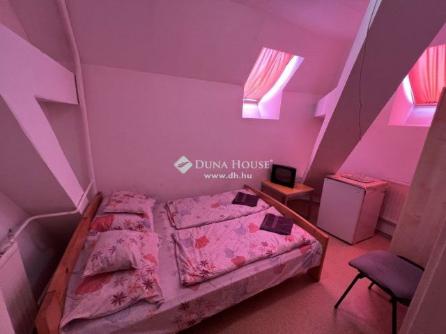 Eladó hotel, Budapesten, XXI. kerületben 359 M Ft, 28 szobás