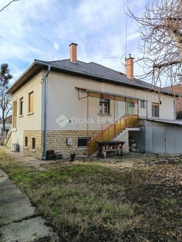 Eladó családi ház, Budapesten, XVI. kerületben 129.9 M Ft