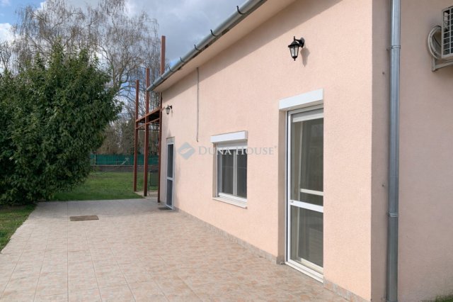 Eladó családi ház, Kiskunlacházán 32 M Ft, 1 szobás