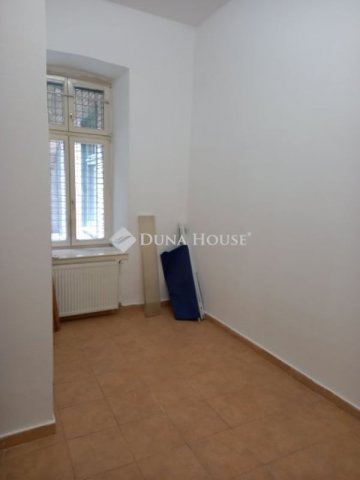 Eladó üzlethelyiség, Budapesten, IX. kerületben 42 M Ft