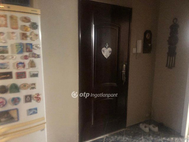 Eladó panellakás, Ajkán 40.55 M Ft, 2 szobás