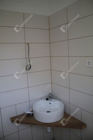Kiadó üzlethelyiség, Szombathelyen 180 E Ft / hó