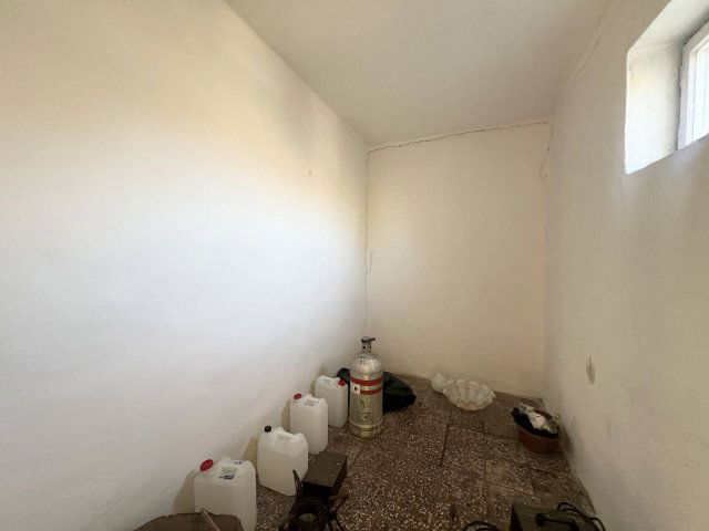 Eladó családi ház, Békéscsabán 24.99 M Ft, 2 szobás