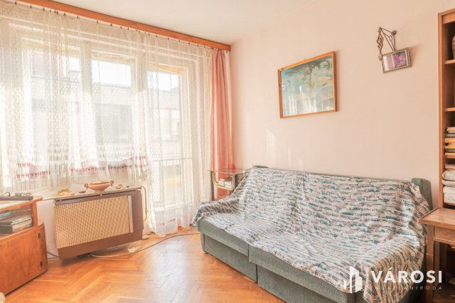 Eladó téglalakás, Szegeden 63 M Ft, 3 szobás