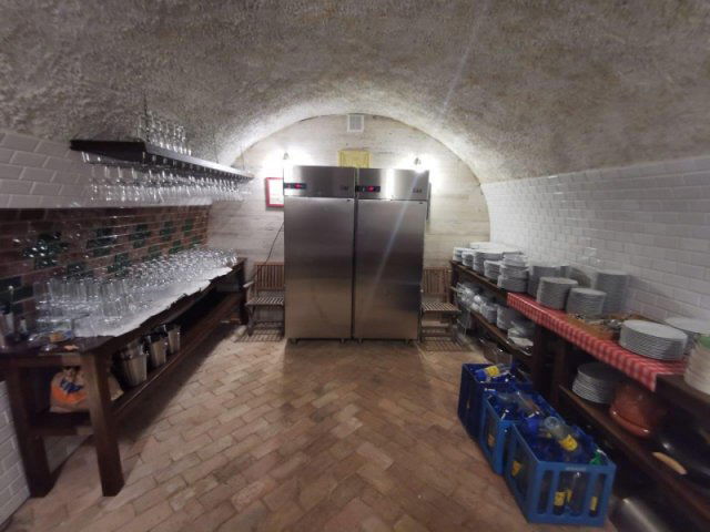 Eladó üzlethelyiség, Felsőörsön 89.9 M Ft