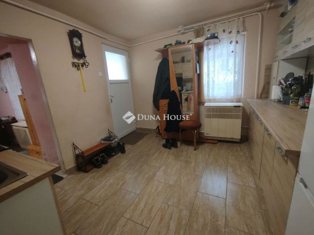 Eladó családi ház, Előszálláson 24.999 M Ft, 4 szobás