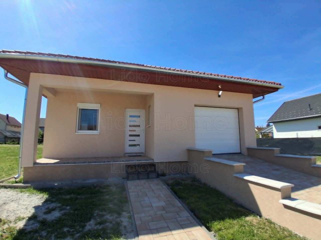Eladó családi ház, Hetesen 89.9 M Ft, 2+1 szobás