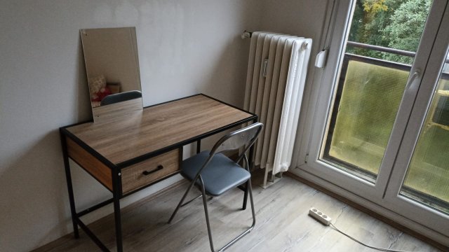 Kiadó panellakás, albérlet, Pécsett, Endresz György utcában