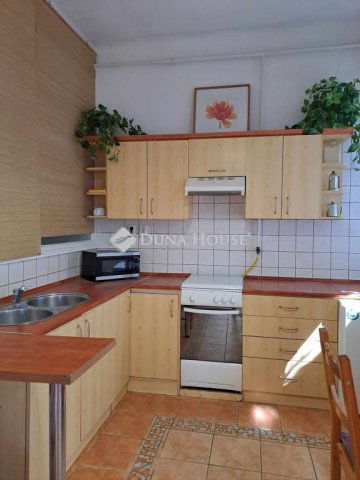 Kiadó téglalakás, albérlet, Pécsett, Felsőmalom utcában