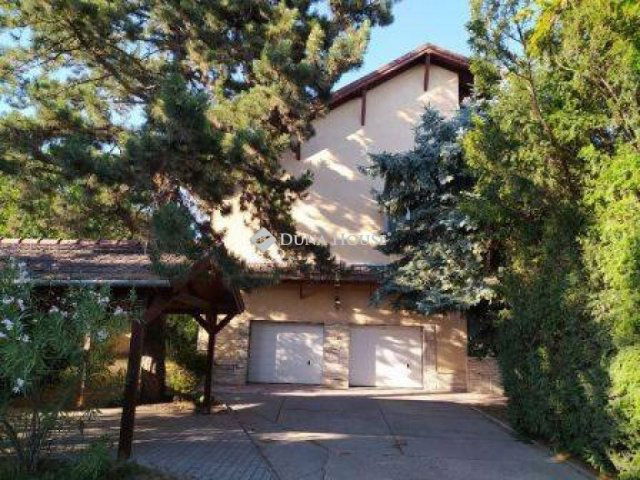 Eladó családi ház, Érden 260 M Ft, 8 szobás