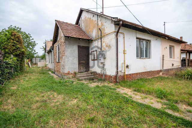 Eladó családi ház, Szekszárdon, Patak utcában 27 M Ft, 4 szobás