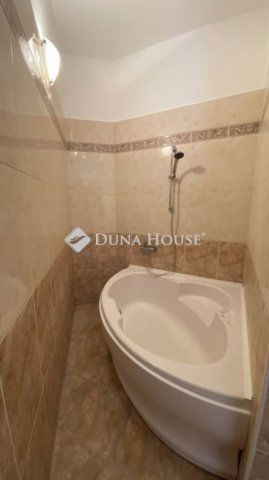 Eladó téglalakás, Székesfehérvárott 74.9 M Ft, 3 szobás