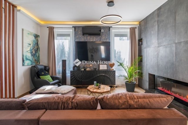 Eladó ikerház, Budapesten, XVIII. kerületben 164.5 M Ft, 5 szobás