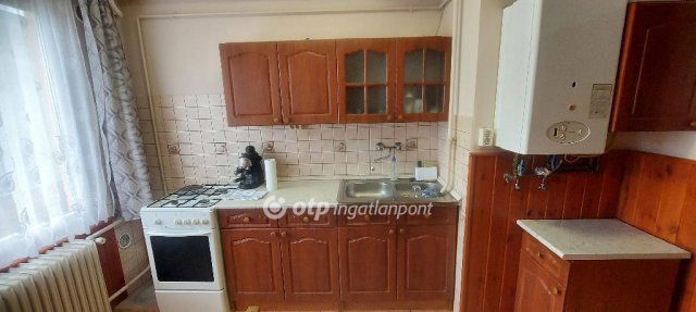 Eladó téglalakás, Csornán 42.9 M Ft, 3 szobás